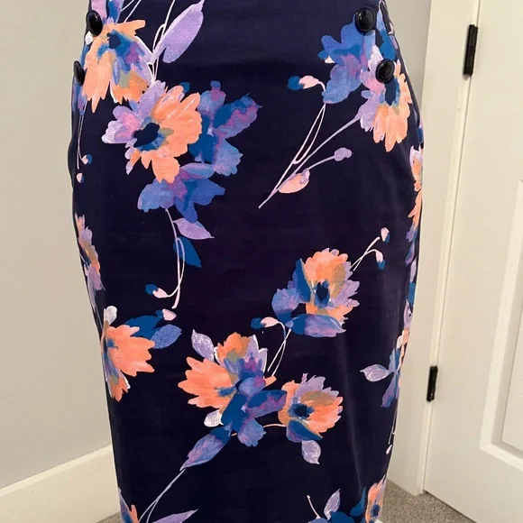 Limited brand floral skirt with pockets!!! - Picture 4 of 7